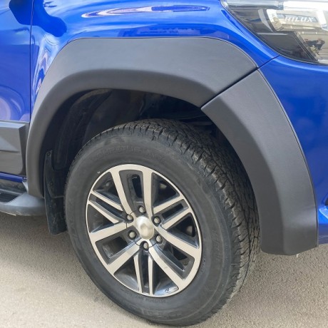 Σετ φρυδάκια τροχών της Oneway Automotive για Toyota Hilux 2015+ / TUV (FF02.026)