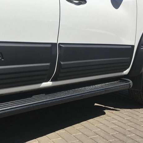 Σετ πλαϊνές φάσες της Oneway Automotive για NISSAN Navara NP300 (D23) 2014-2021 (BC05.009)