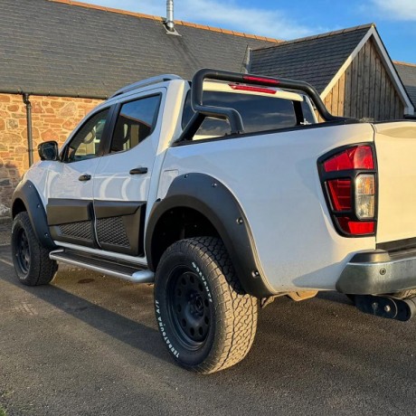 Σετ πλαϊνές φάσες της Oneway Automotive για NISSAN Navara NP300 (D23) 2014-2021 (Jumbo) (BC05.010)